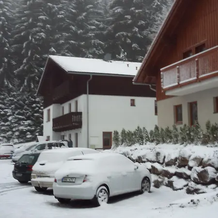 Pek Πανσιόν Kubova Huť